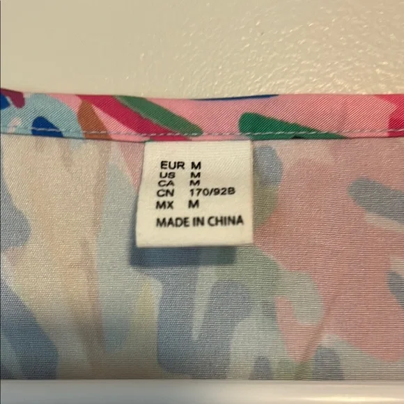 Lilly Pulitzer looking Pink and Blue V-Neck Blouse - Picture 6 of 7